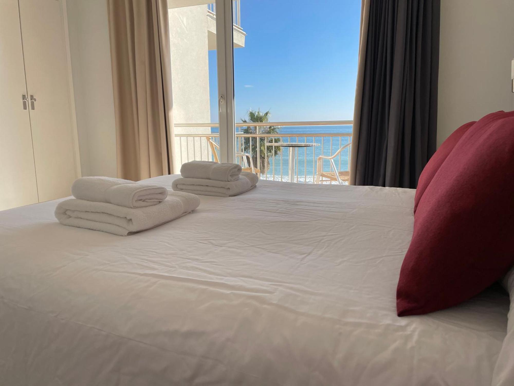 Hotel Reimar Сан Антони де Калоне Стая снимка